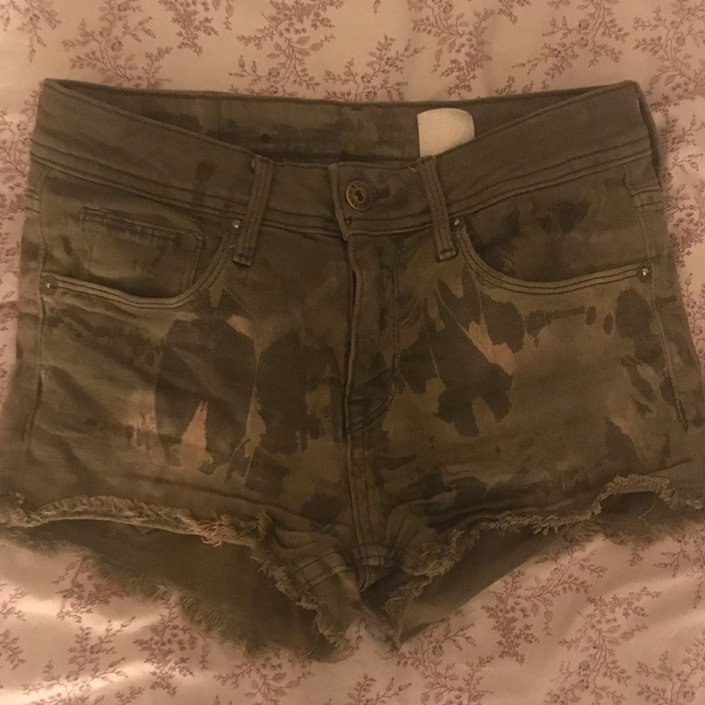 H&M tye dye shorts
